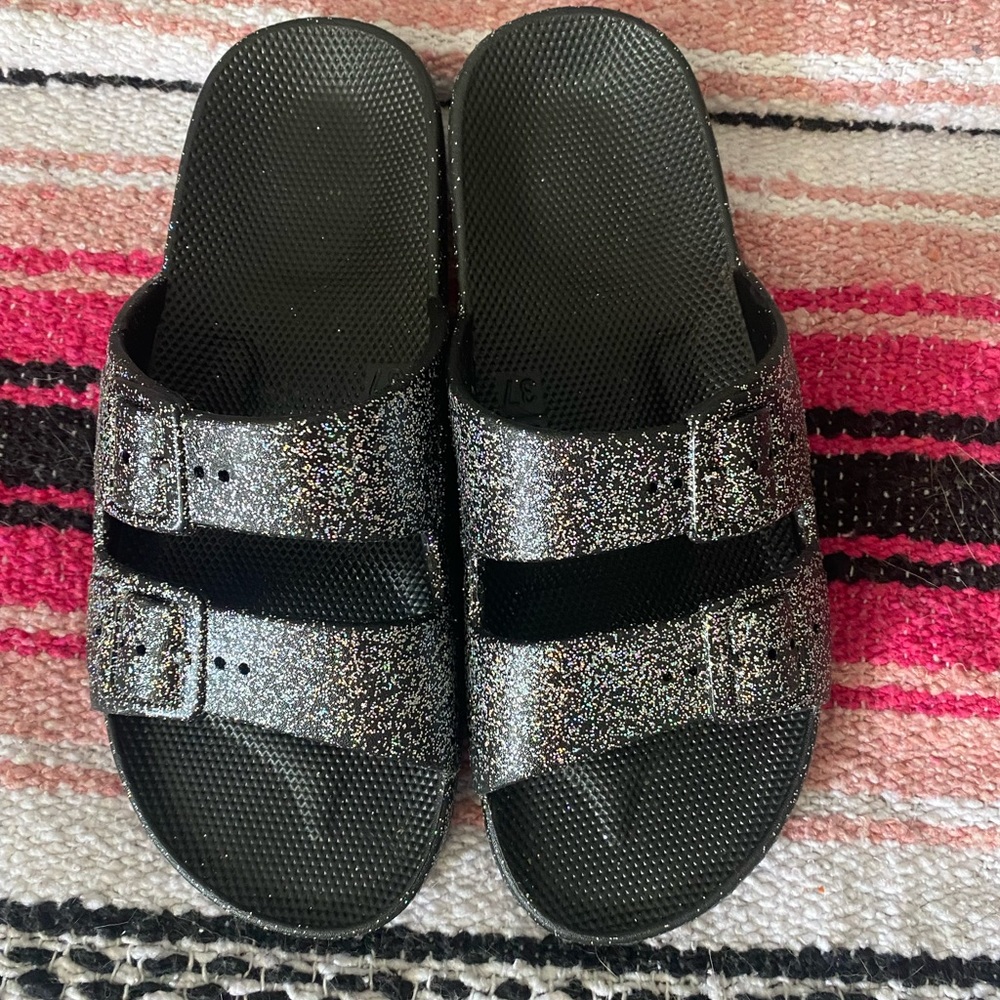 Freedom Moses Sandals Black with Rainbow Glitter (US size 6/7)